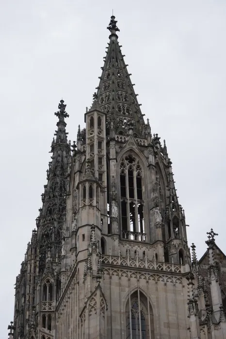 Die Spitze des Ulmer Münster, der mit 161 Metern größte Kirchturm der Welt.